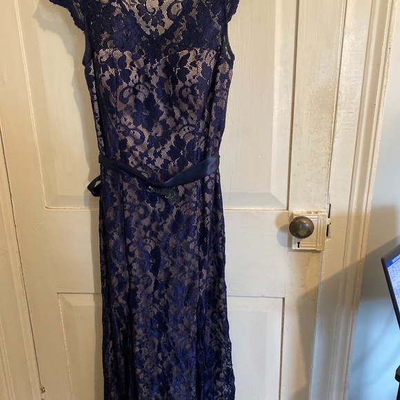 Evening Grown / Prom Dress - Picture 1 of 2